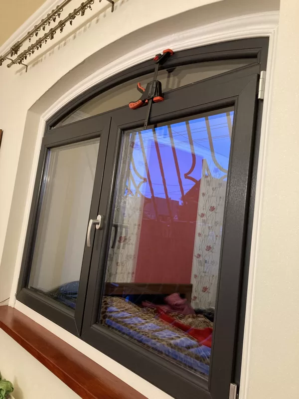 Egyedi szegőzés