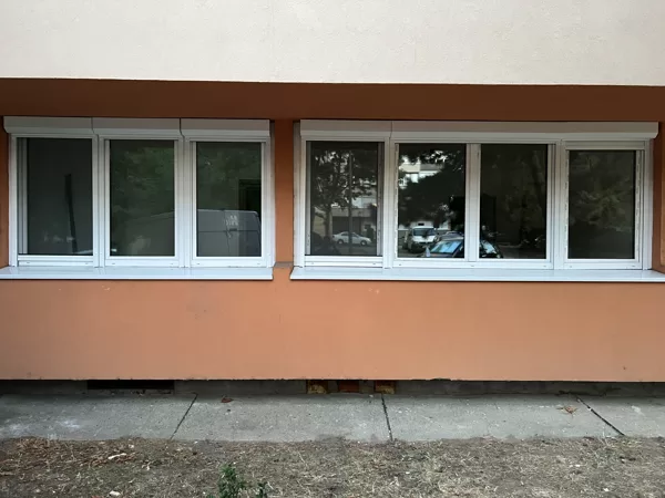 Infinity szerkezetek redőny szereléssel