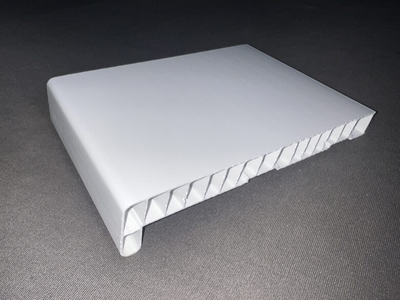 Műanyag univerzális párkány (kültéri és beltéri)